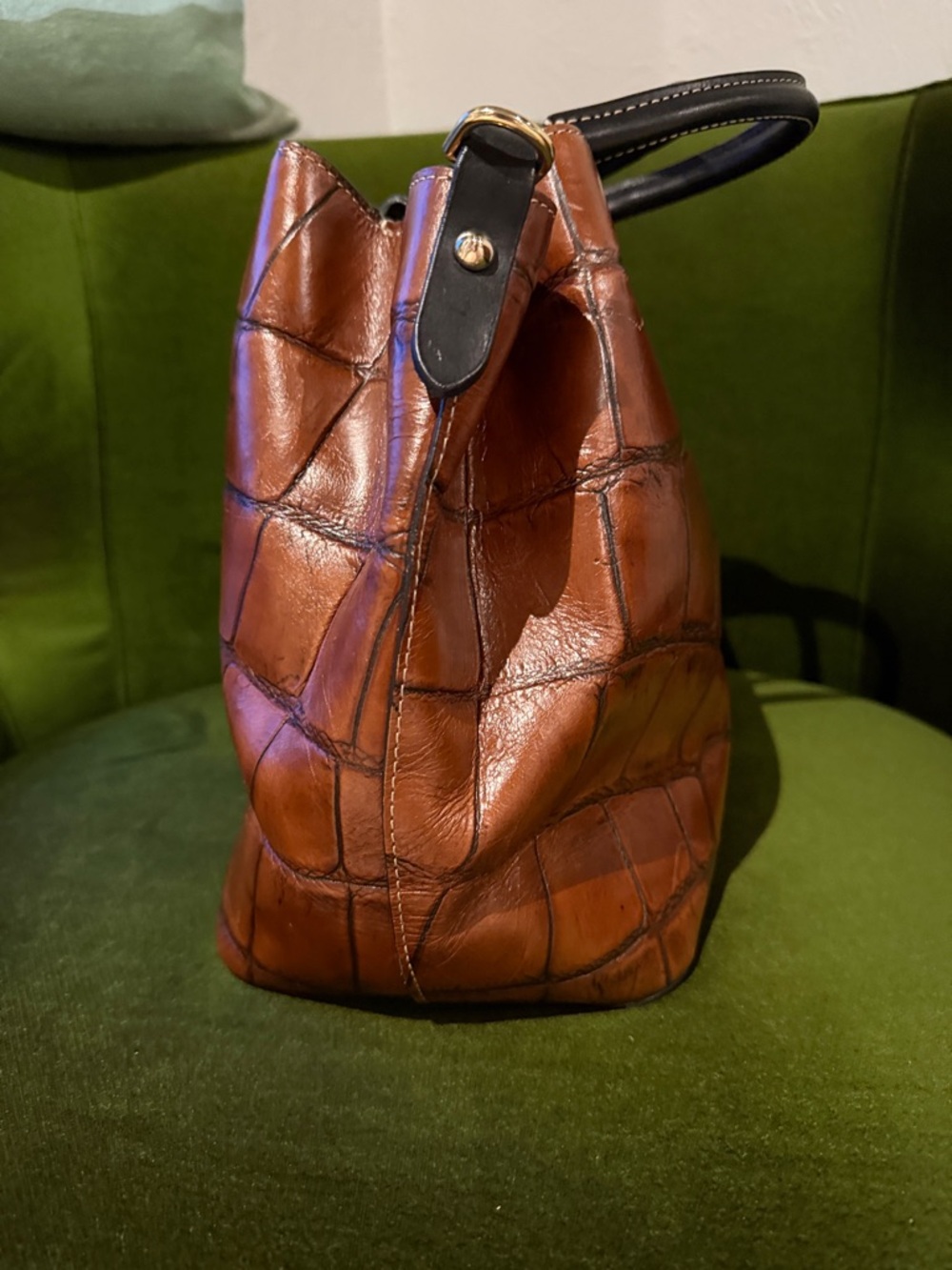 Dooney & Bourke Denison Large Barlow Croc-Embossed Bag - Picture 4 of 10